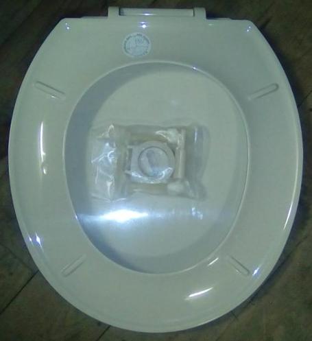 Cream coloured deals toilet seats